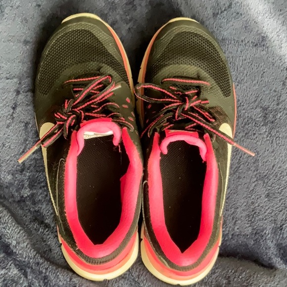 NIKE 2015 FLEX Girl’s Sneaker 4.5 Black/Pink - Picture 4 of 5